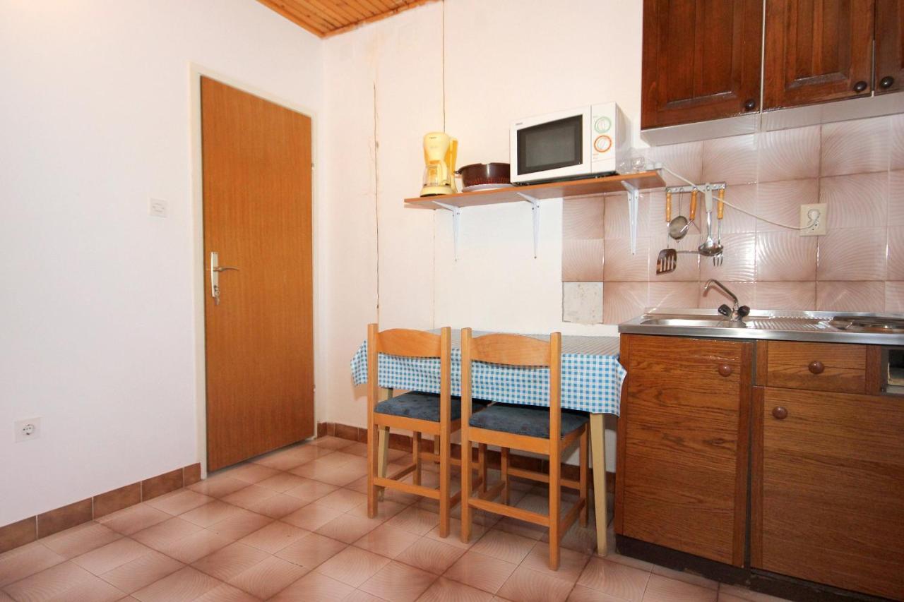 Apartments And Rooms By The Sea Mandre, Pag - 3557 Колан Екстер'єр фото