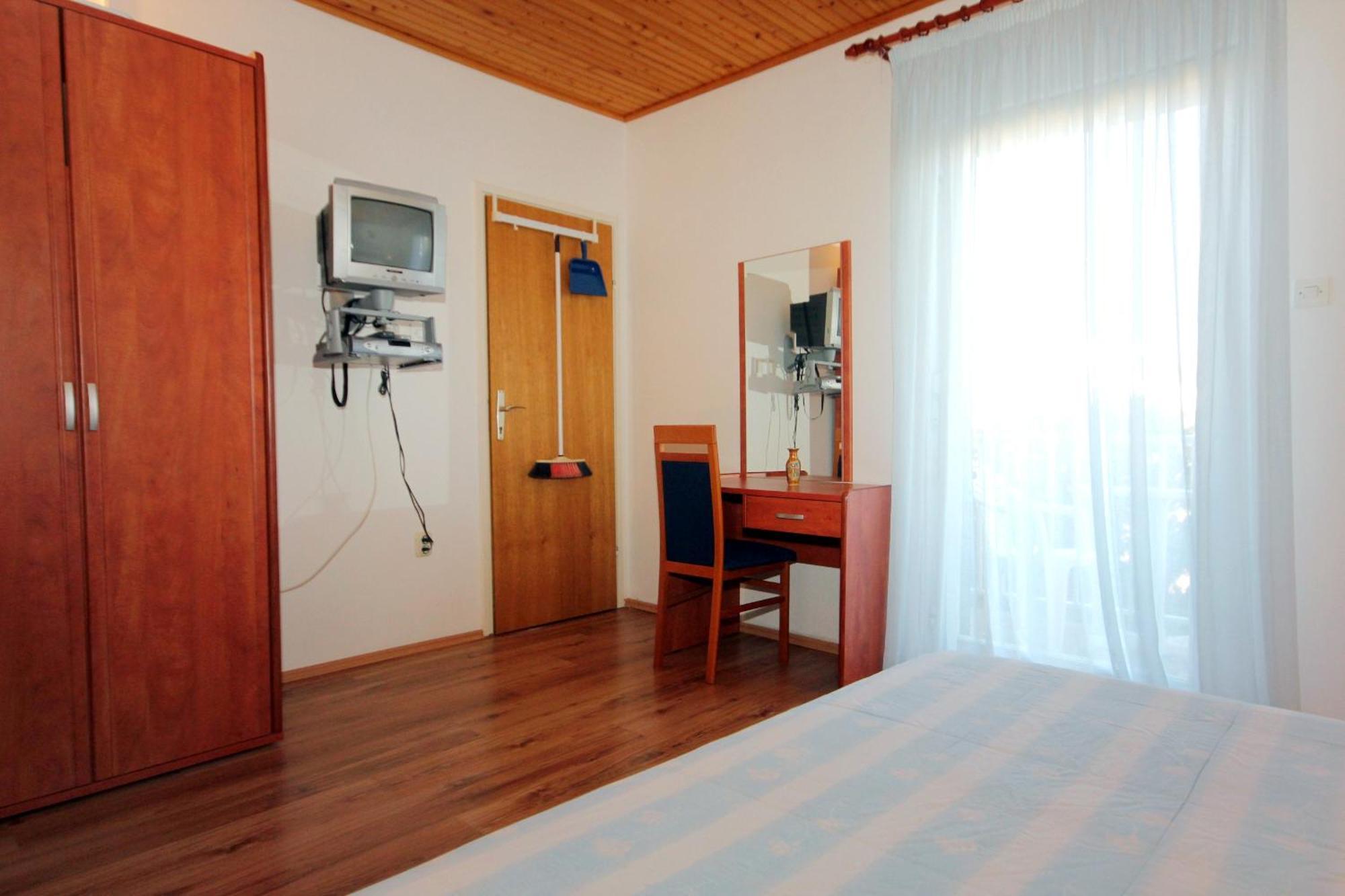 Apartments And Rooms By The Sea Mandre, Pag - 3557 Колан Номер фото