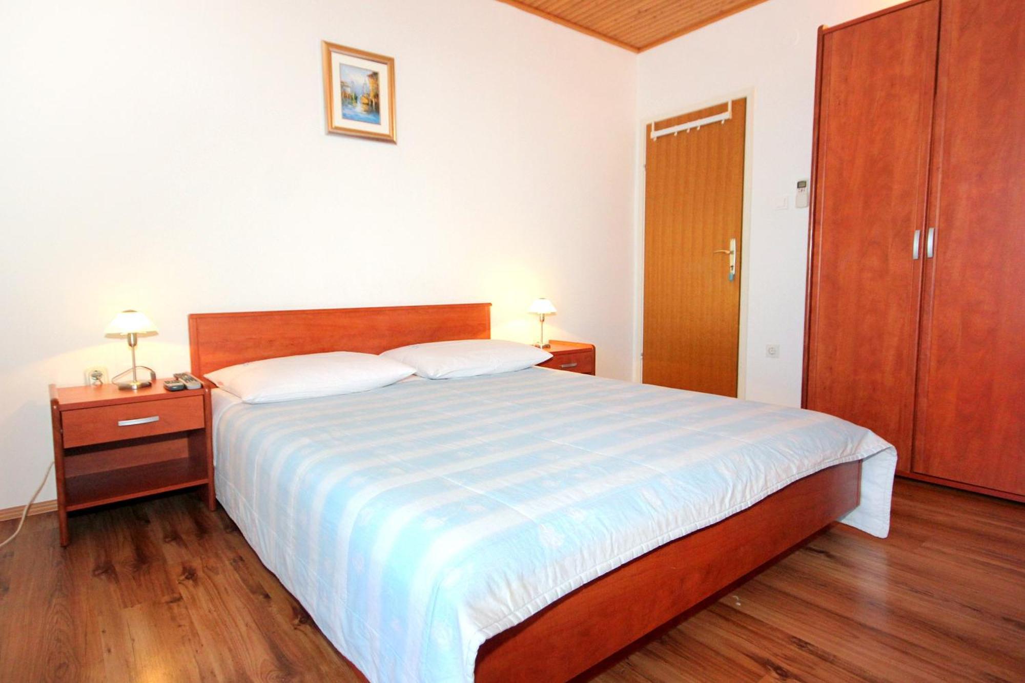 Apartments And Rooms By The Sea Mandre, Pag - 3557 Колан Номер фото