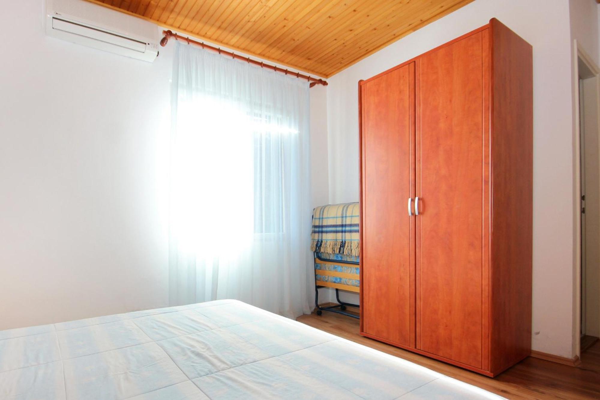 Apartments And Rooms By The Sea Mandre, Pag - 3557 Колан Номер фото